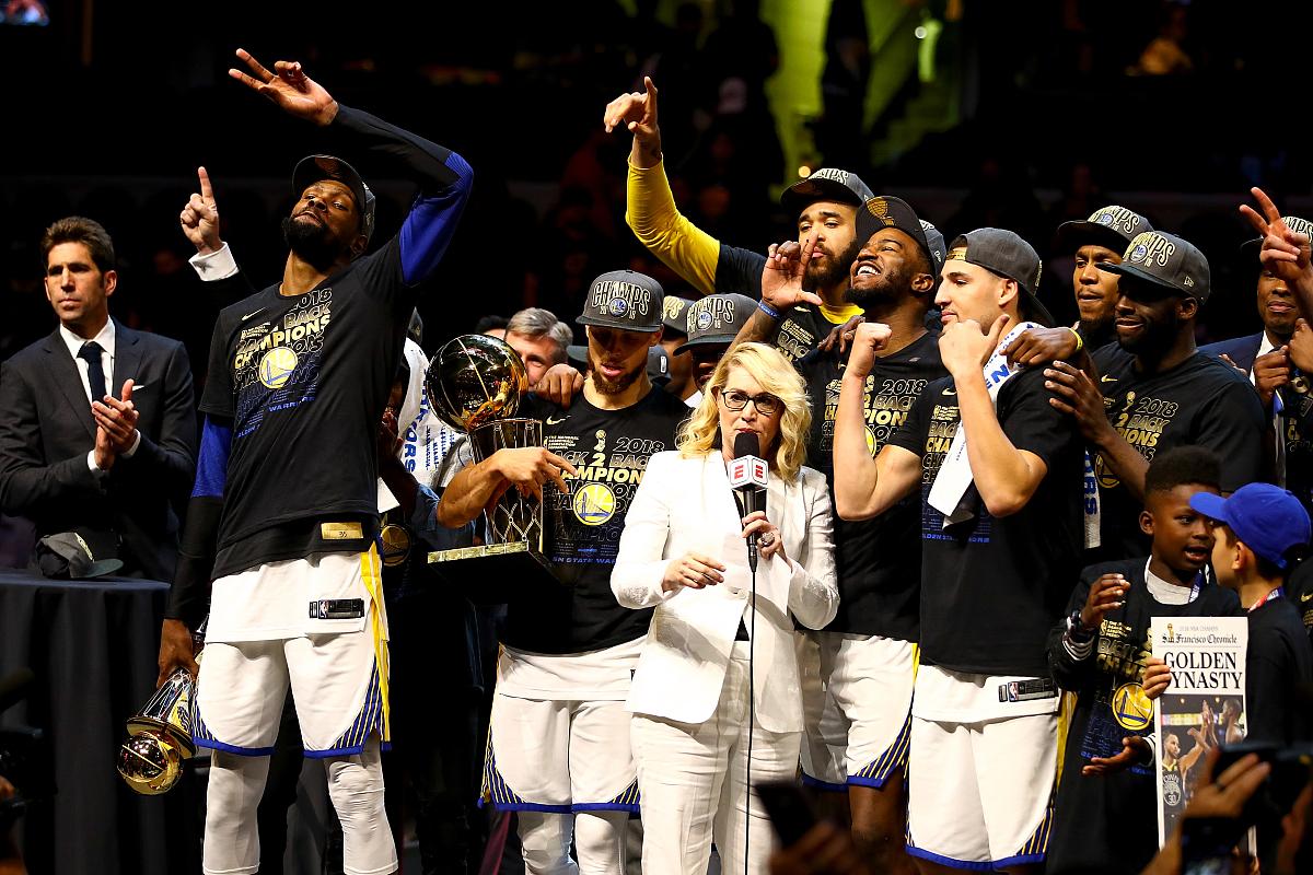 羽毛球队关键时刻救险，约基奇力保胜局拿下系列赛的简单介绍-九游应用