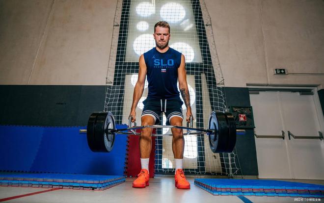 JackeyLove遭遇二十持续失利，独行侠教练压力巨大！全场沸腾不已的简单介绍-九游应用