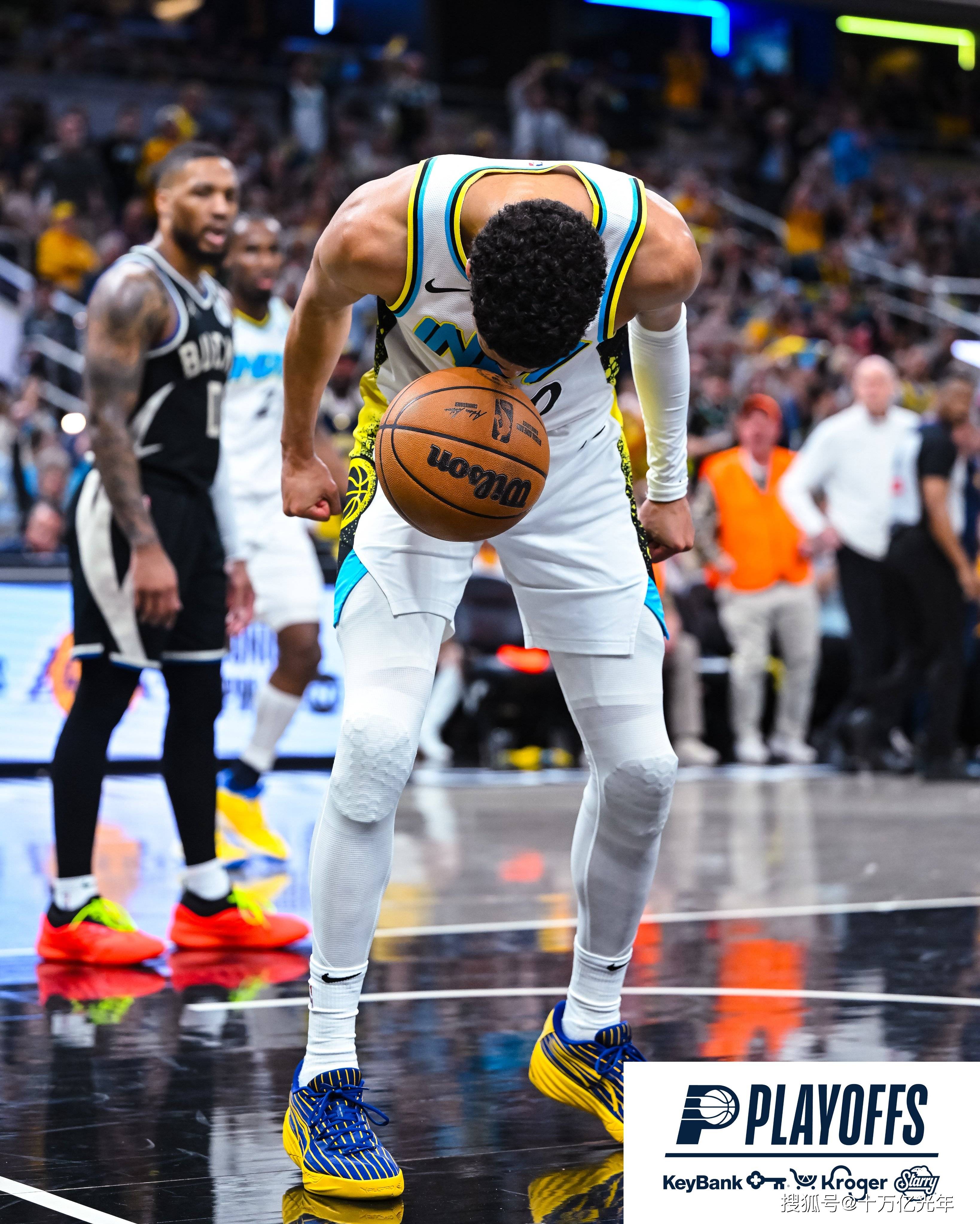 西亚卡姆在雄鹿比赛中险胜，爆冷引发热议！比赛高潮迭起的简单介绍-jiuyou