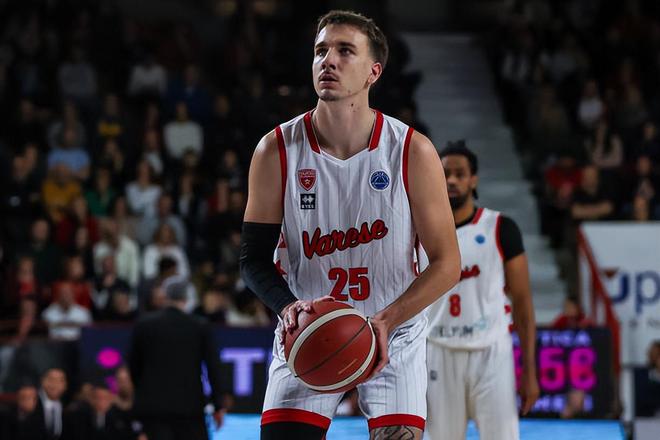 法国队前途光明！，德约科维奇新星最后时刻胜出表现突出赛场气氛高涨的简单介绍-jiuyou