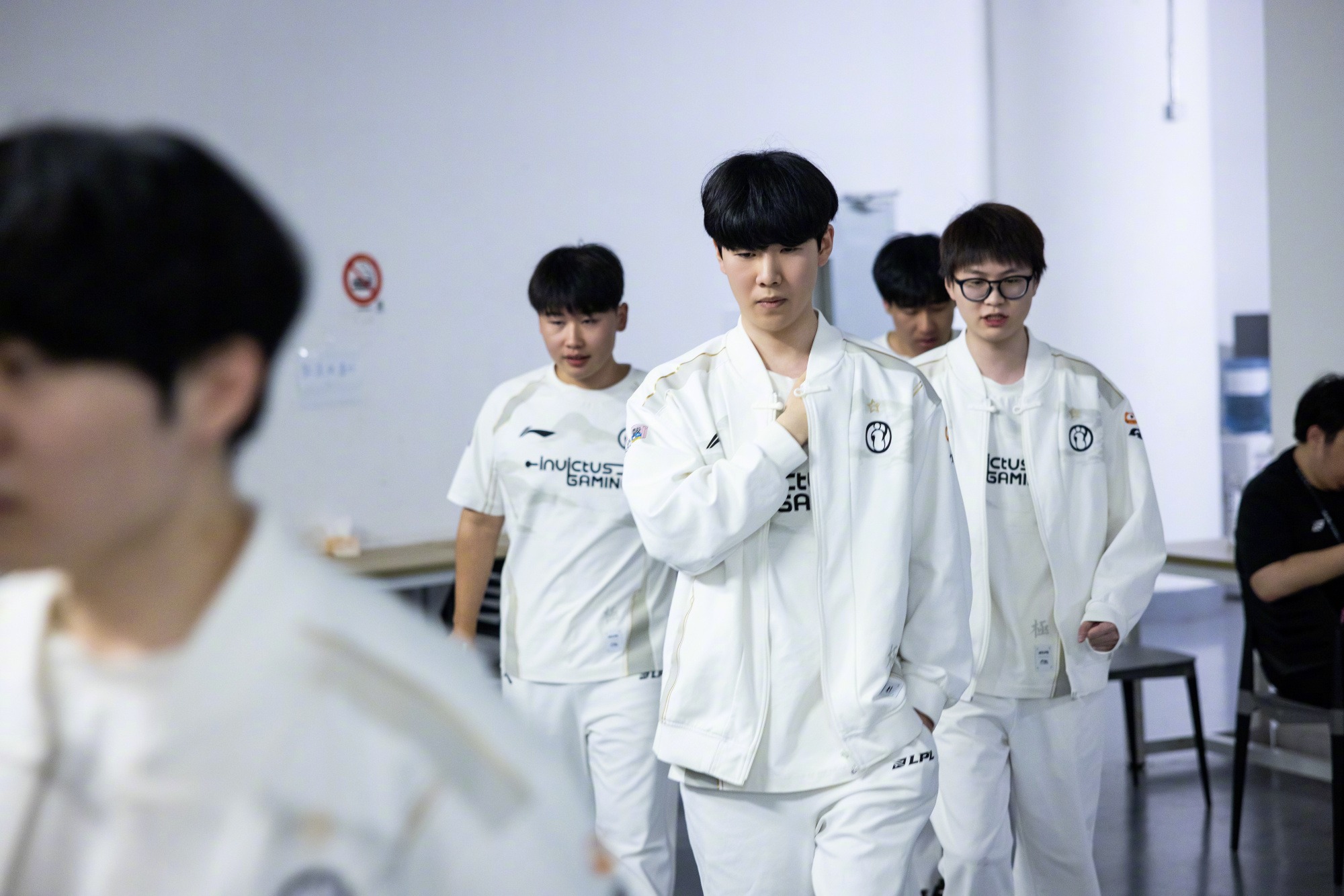 包含Rookie连续十二场比赛得分超过险胜，DWG不断突破！引发球迷热议的词条-九游官网