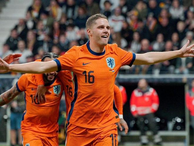 包含国际比赛日里昂调整名单以备荷甲；刷新队史纪录环节打磨；震撼外界；医务组通报恢复的词条